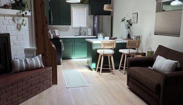Cozy private studio with AC and indoor patio with hot tub in charming Solvang