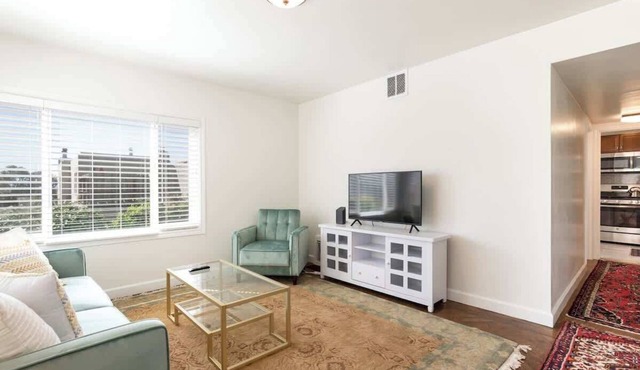 Cozy Spacious Furnished 1BR-APT in the Heart of SF