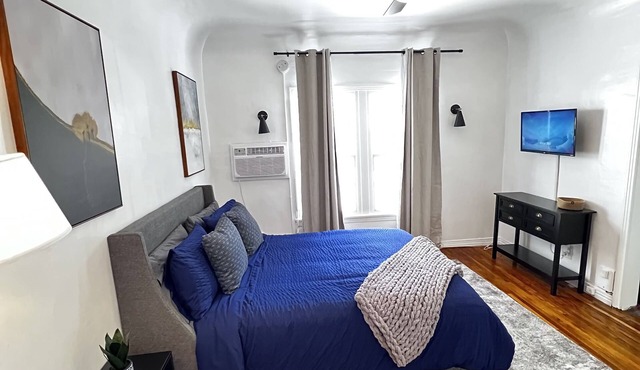 Cozy studio near LACMA