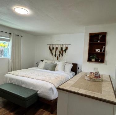 Cozy Studio with King Bed