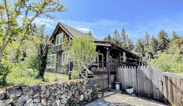 Cozy Trinity Cottage