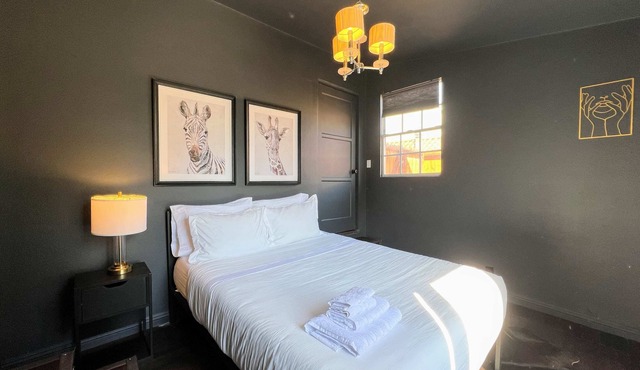 Cubier: Eclectic SoFi-Adjacent 3BR House (HM-CULC2)