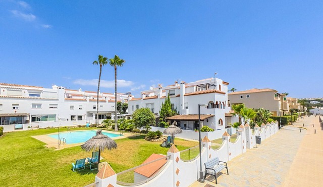 Cubo's Beachfront Marina de Casares House/Beachfront/parking/free wifi