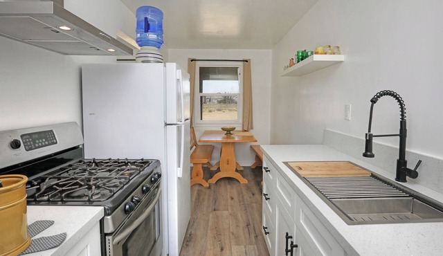 Cuyama Dew Drop Inn HWY 166 updated apartment unit 3