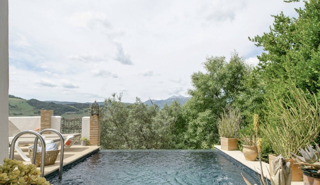 Dar Hajra, villa para couples with spectacular views of the Sierra de Grazalema