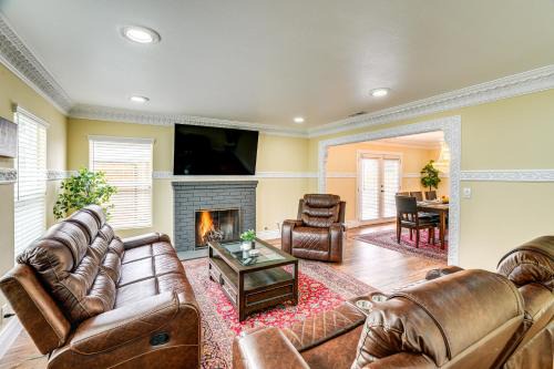 Del Rey Oaks Vacation Home w/Mini-Golf Course!