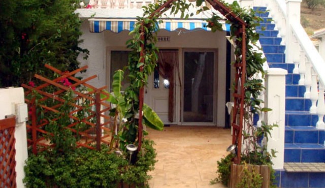 Delightful Studio 'Torre' w/Pool Views, sleeps 2, in country holiday complex
