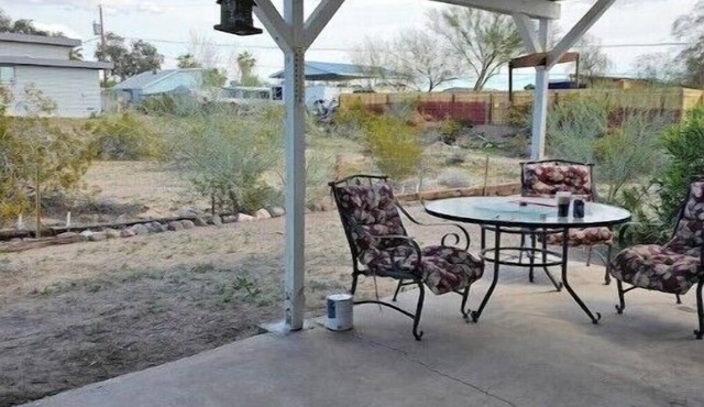 Desert Oasis Bring the family and pets to a little slice of desert beauty.