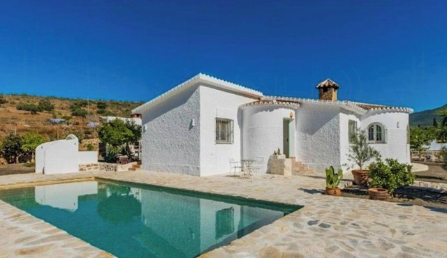 Design rustic villa in Alcaucín with pool