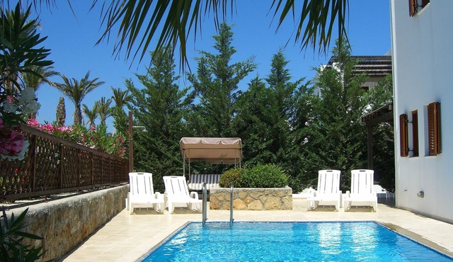 Detached Villa With Private Pool and Garden. Also has BBQ and Free Wifi.
