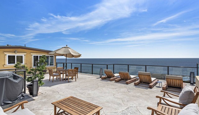 Direct Beach access/Ocean View Performing Arts Haven