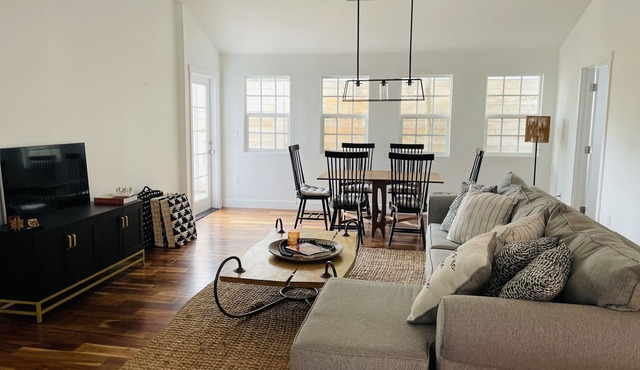 Downtown Los Olivos 3 Minute Walk to Wine Tasting Rooms! Fantastic Spacious Home