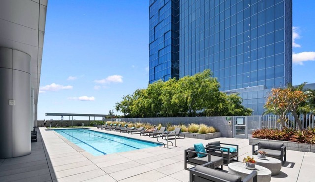 DTLA Bliss Views, Pool, Free Parking