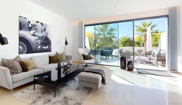 Elegant La Cala Escape: Relax in Style in this Luxury Townhouse