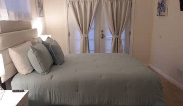 Elegant Three Bedroom Duplex Sleeps Six