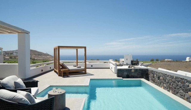 Elegant Villa Floating Breakfast