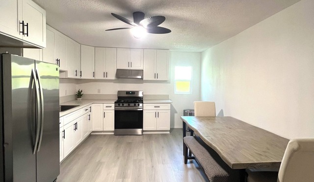 Enchanting 2-bedroom house with AC in Montclair