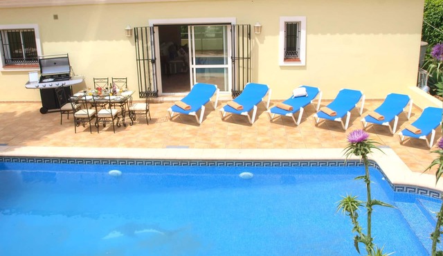 Estepona lovely 4 bed villa private pool