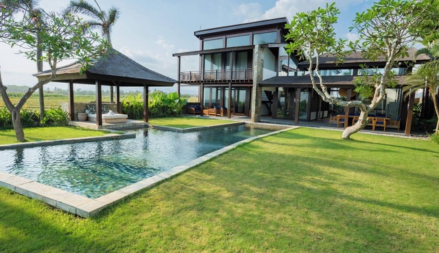 Exceptional luxury rice field villa in Tabanan!