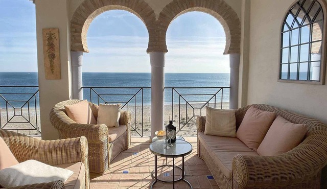 Exclusive Beachfront Duplex Penthouse, La Perla