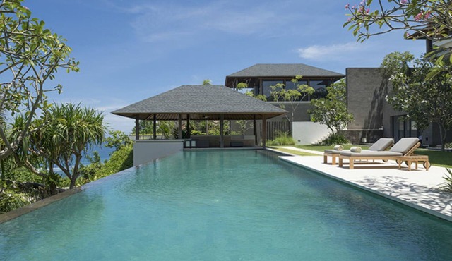 Experience Ultimate Luxury by the Beach, Bali Villa 1129