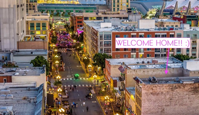 Explore Gaslamp from Chic APT + Kitchen | Sleeps 5