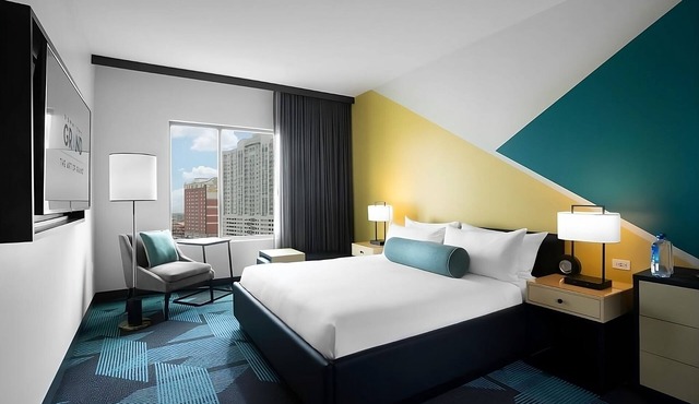 Explore Las Vegas Strip! Three Comfortable Units, Swimming Pool, Prime Location!
