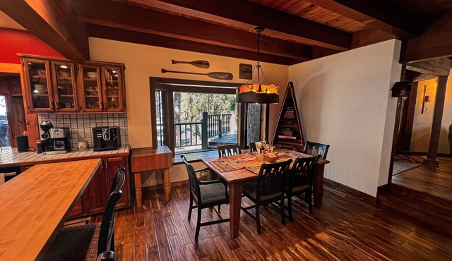 Family Cabin in Graeagle CA w/King Bed & EV Charge