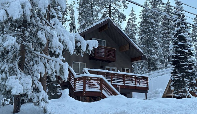 Family/Pet-Friendly Home in Soda Springs near Sugar Bowl, Truckee