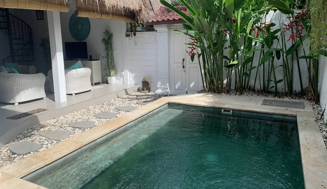 Fascinating 2BR Villa, Seminyak - 4Min Drive To Eat Street! W/Private Swim Pool!