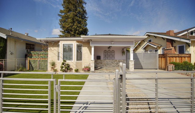 Fascinating single house in heart of Silicon Valley! Business & Family friendly!