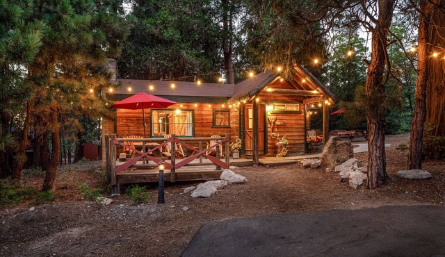 Fisherman's Hideaway - Two Bedroom | Two Beds | Full Bathroom | Sleeps Five