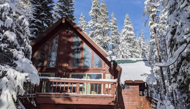 Four seasons Mountain Chalet close to ski resorts