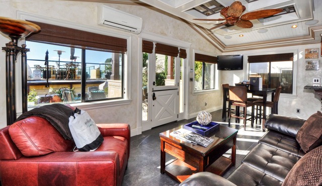 Fully Equipped Villa with Private Patio and BBQ!