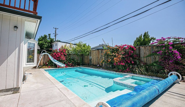 Fun 3BR w/Pool & Slide – Pet Friendly in San Jose