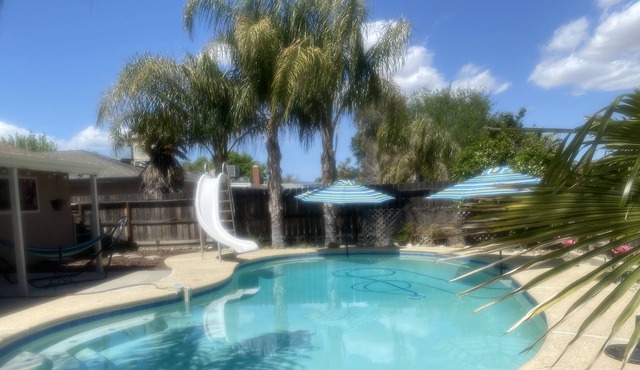 Furnished home with pool in Coalinga, Ca