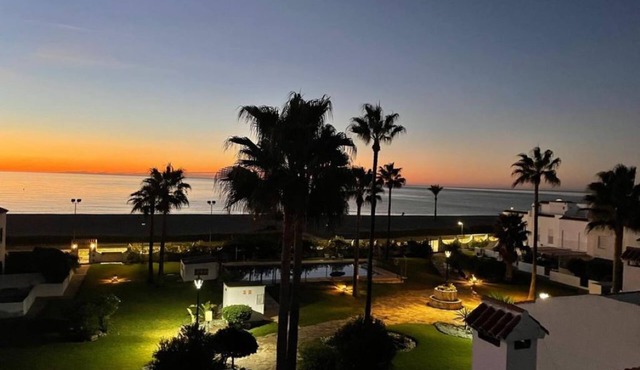 Gem Beach House Pool Sports Club Water Front Rooftop BBQ