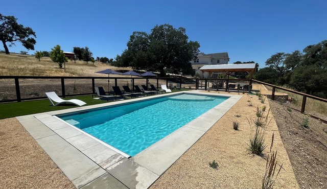 Graceful Oaks- Spa and Beautiful New Pool!