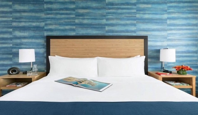 Great Hotel In A Fantastic Location! Game Room, Onsite Bar, Pet-friendly!
