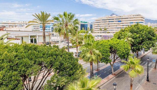 "Great Spacious Banus Appartment" close to the Beach with Wi-Fi