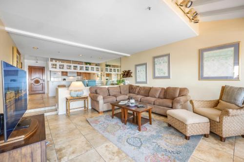H887 - Hamilton Cove Villa 8-87