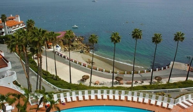 Hamilton Cove Oceanview Villa