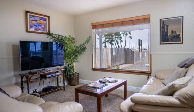 Harbor View Breeze (Apt 1)