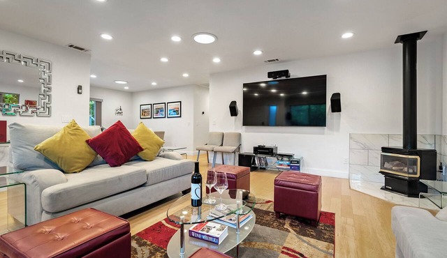 Hawley Days: 3 BR, 2 BA House in Templeton, Sleeps 10