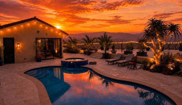 Hill top pool house villa, panoramic observation deck, spa, botanical sanctuary