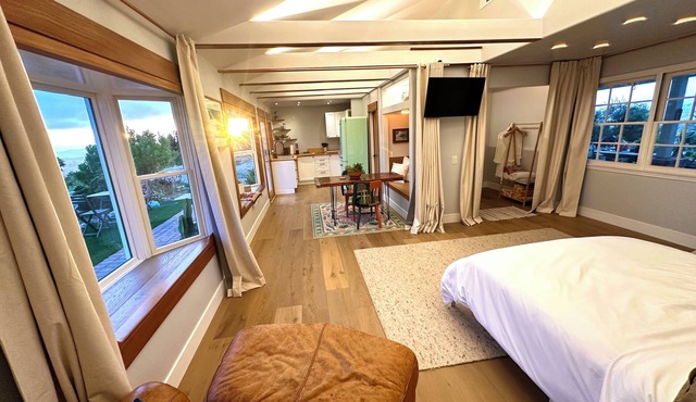 Hilltop 360° ocean to mountain view, pool, spa, orchard, lush gardens Sanctuary