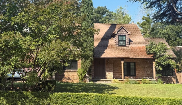 Historic 3-bedroom house on Main st in charming Sutter Creek