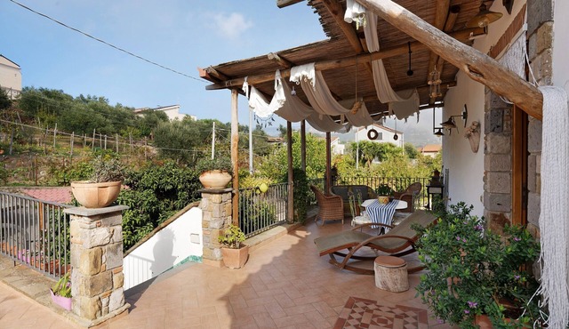 Holiday Home "Li Galli" with Sea View, Garden & Wi-Fi