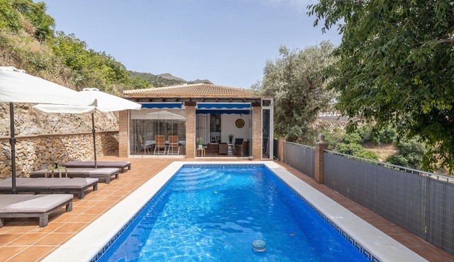 Holiday Home 'Casa Flamenca' with Mountain View, Wi-Fi and Air Conditioning