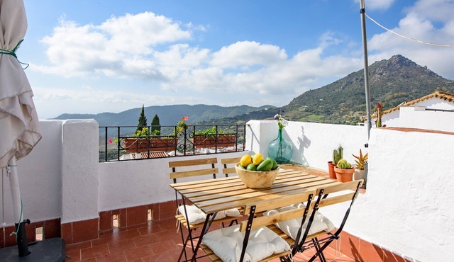 Holiday Home 'La Casa De Eva' with Mountain View, Shared Terrace and Wi-Fi